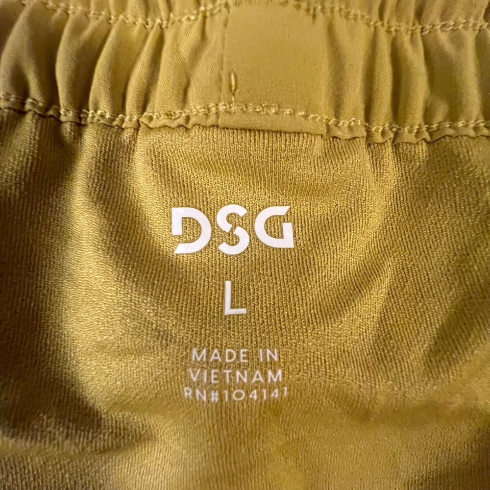 DSG Womens Large Mid Rise Stride Run Short, Grounded Yellow - Picture 8 of 8